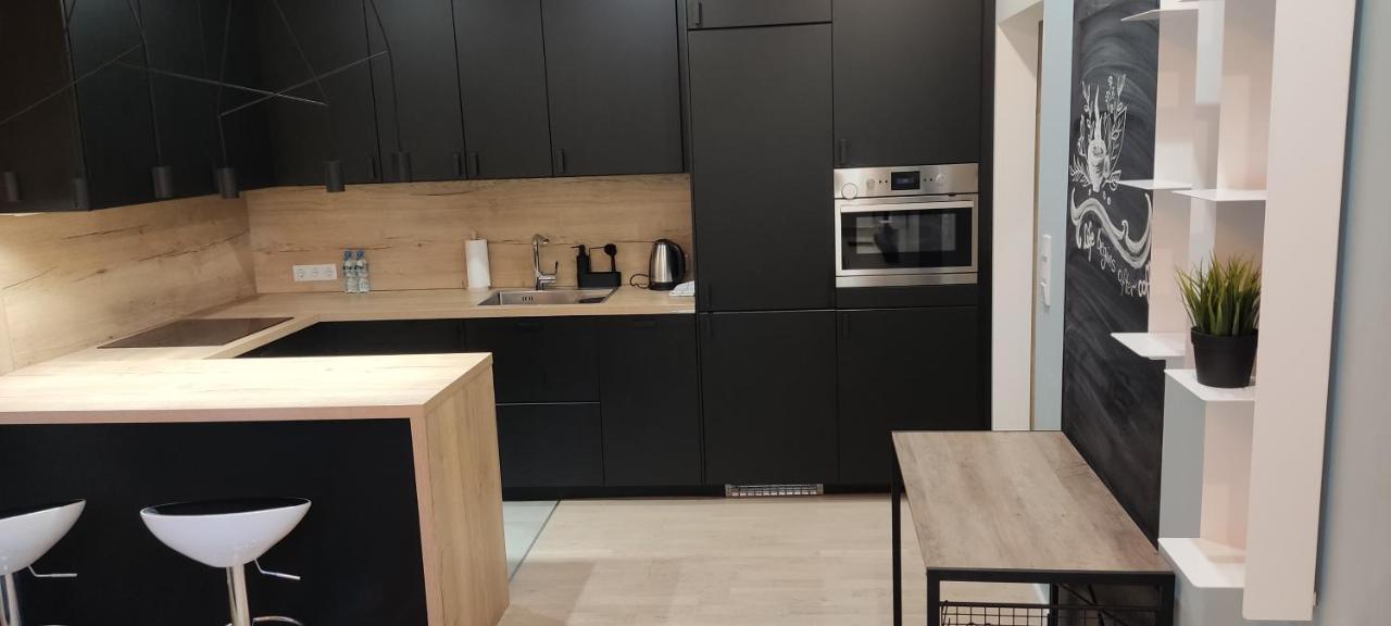 Be My Guest- Fontany Luxury Apartment Metro Wi-Fi Free Parking Zone 华沙 外观 照片