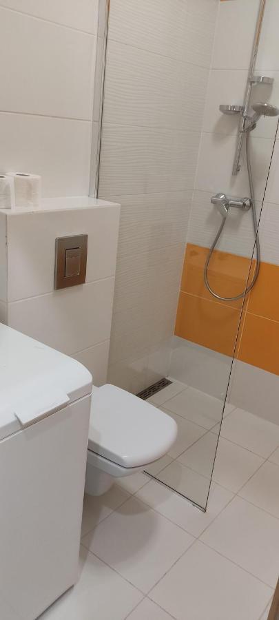 Be My Guest- Fontany Luxury Apartment Metro Wi-Fi Free Parking Zone 华沙 外观 照片