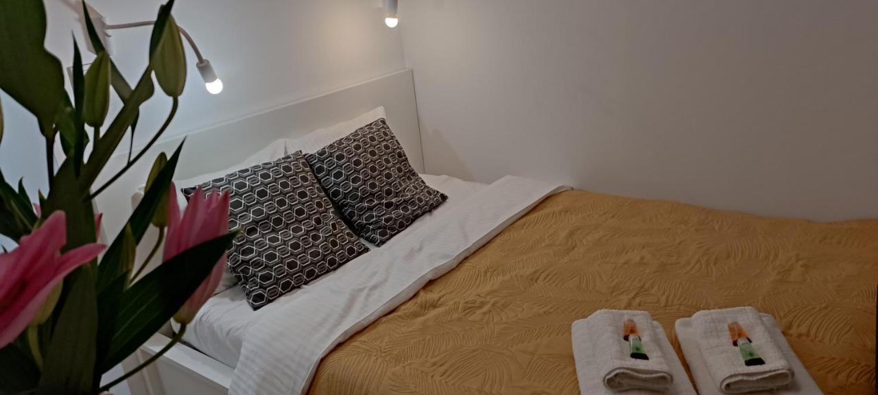 Be My Guest- Fontany Luxury Apartment Metro Wi-Fi Free Parking Zone 华沙 外观 照片